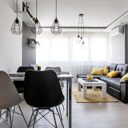 Park Apartment Novi Sad Bagian luar foto