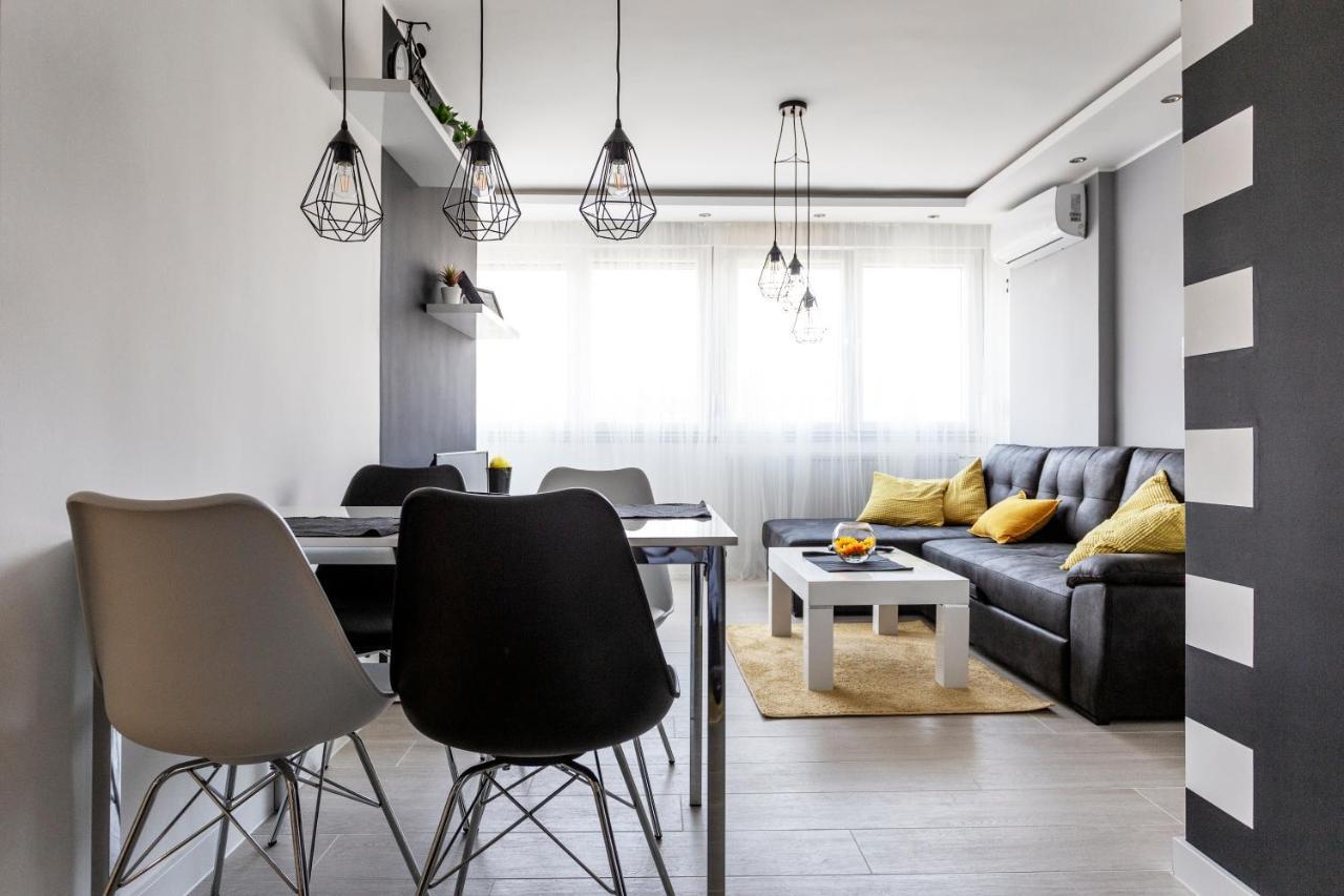 Park Apartment Novi Sad Bagian luar foto